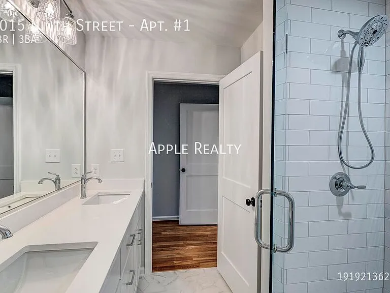 1015 9th St #1 — Photo 14