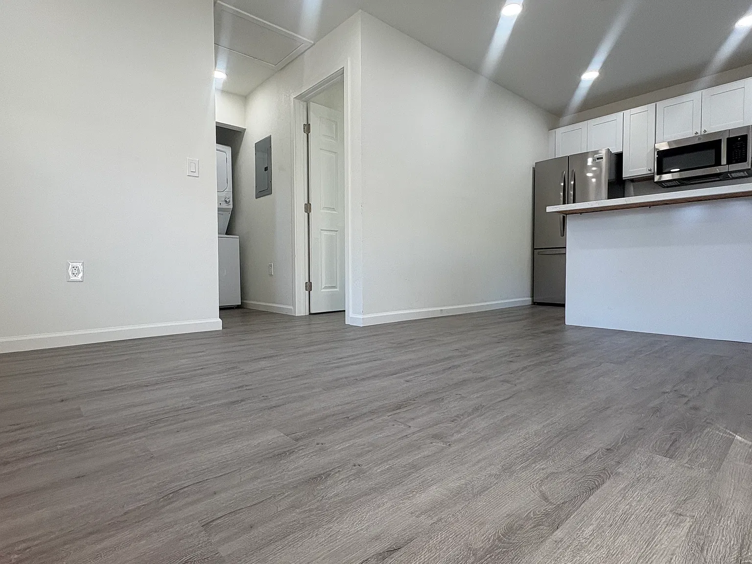1 bed, $2,050 — Photo 3