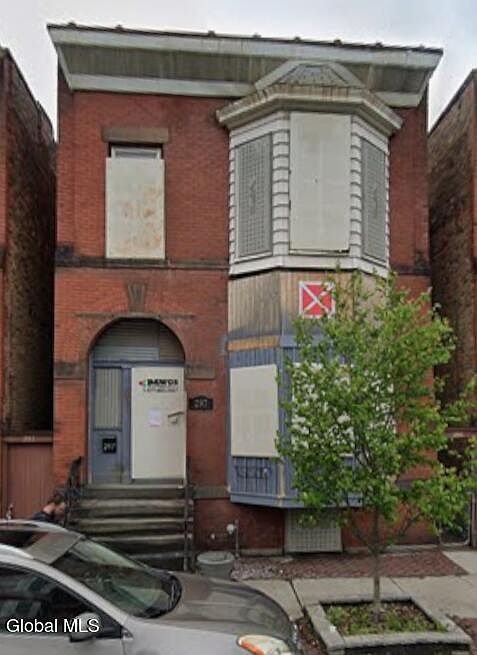 1st image of 297 2nd Street