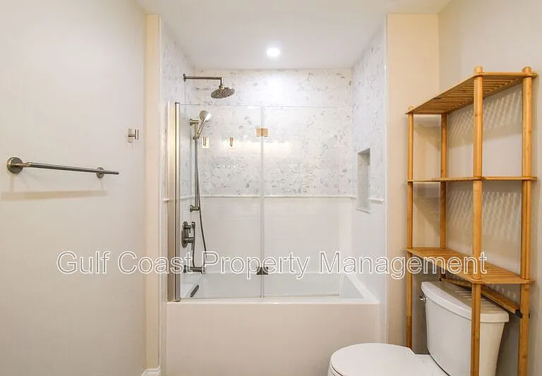 691 Russell St — Photo 23