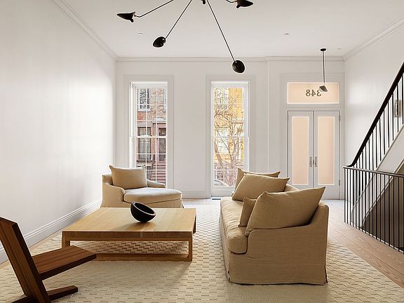 5th image of 348 W 22nd St