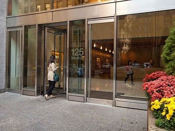 5th image of 125 W 31st St APT 48H