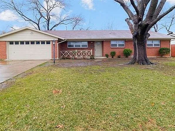 6717 Karen Dr, North Richland Hills, TX 76180