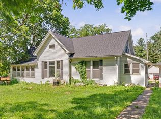307 S Lincoln St, Mahomet, IL 61853