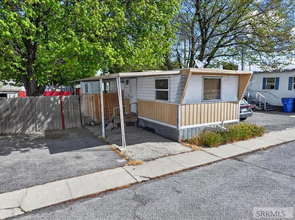 925 Wilson Ave Trailer 17, Pocatello, ID 83201