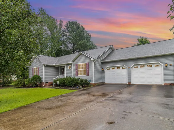 3525 Deer Trace Ln, Clayton, NC 27520