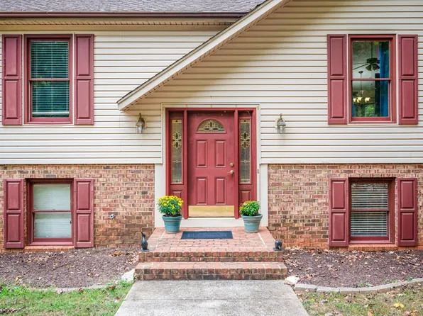 1031 Maple Leaf Ct, Forest, VA 24551