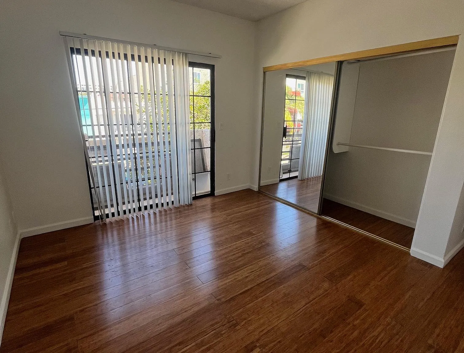11250 Morrison St — Photo 2