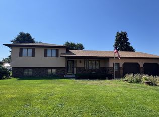 304 Cherokee Rd, Lexington, NE 68850