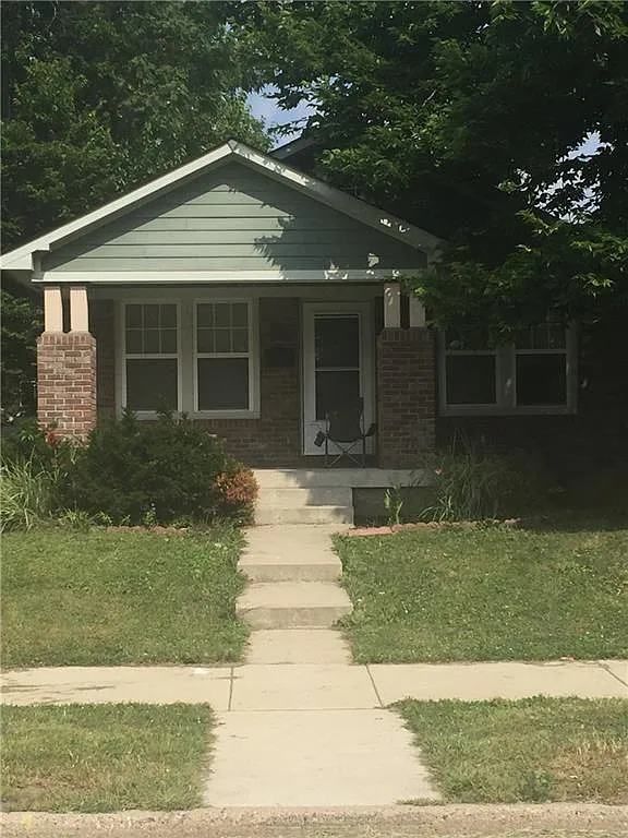 541 N Pershing Ave photo 1