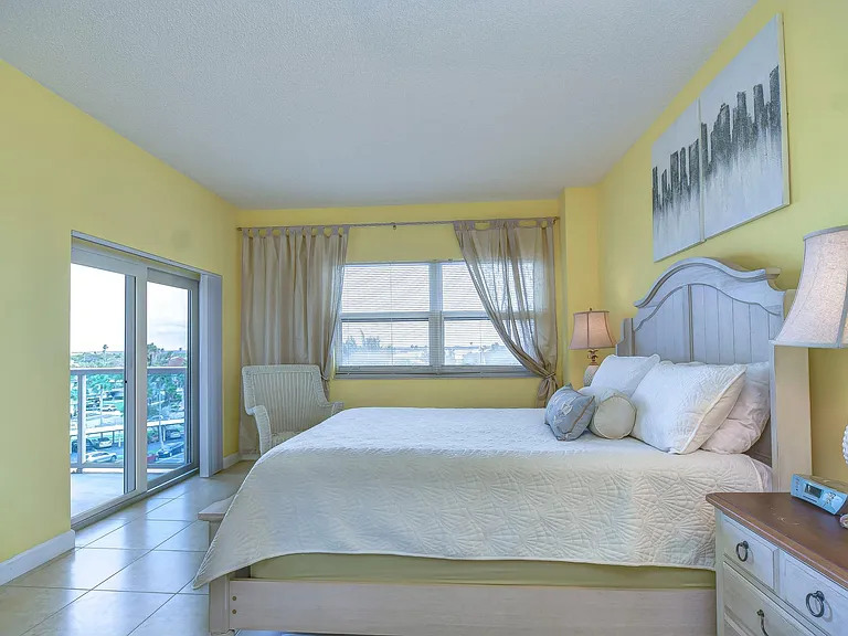 880 Mandalay Ave #410 — Photo 18