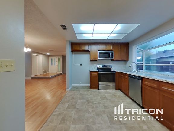 5th image of 1231 Val Dr