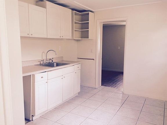 5th image of 5950 SW 39th Ct