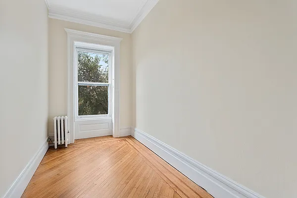 Bedroom, photo 2