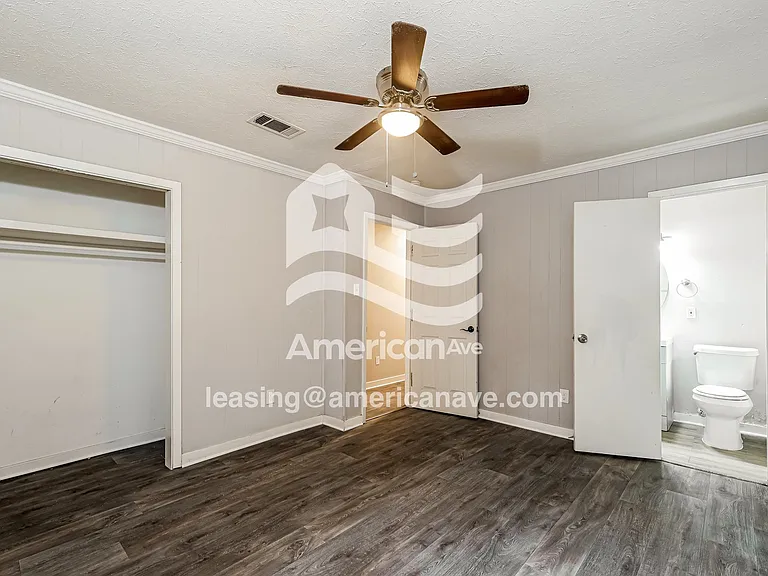 845683_011_main_bedroom_10.jpg