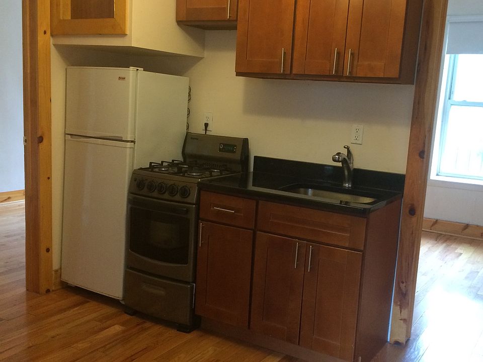 1st image of 559 Saint Johns Pl #2FKF