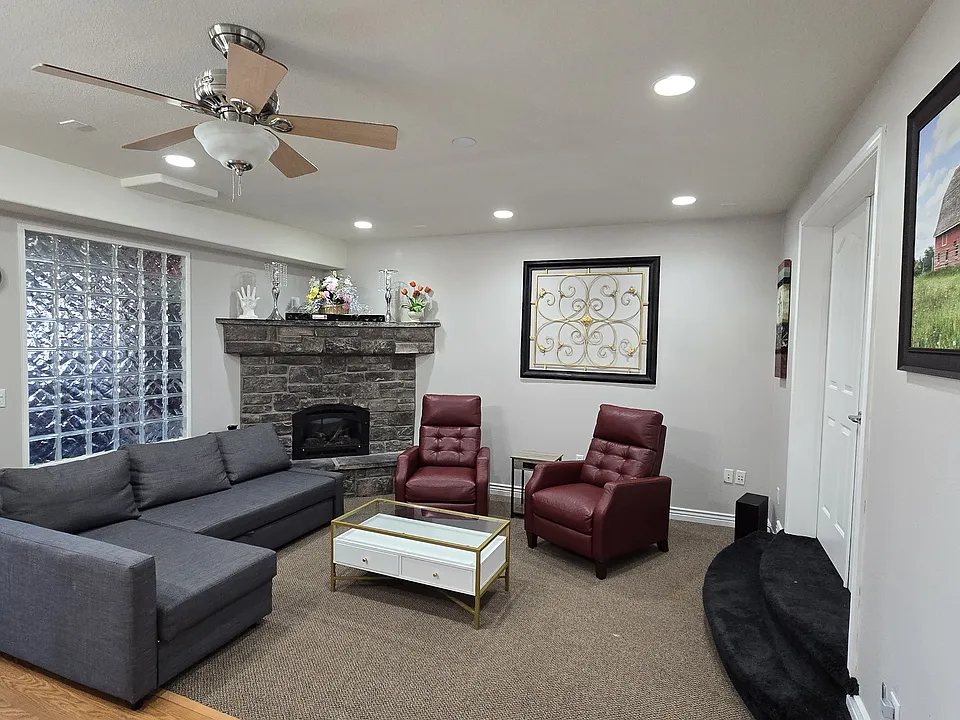 10805 Glengate Loop