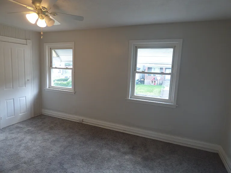 406 Grove St — Photo 8