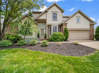 615 Continental Dr, Northfield, OH