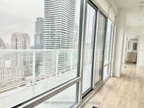 18 Maitland Ter #2505, Toronto, ON M4Y 1C8