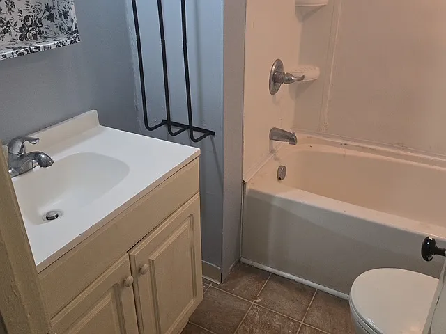 647 W Lexington Ave #A — Photo 5