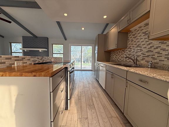 3rd image of 12603 Topper Ln