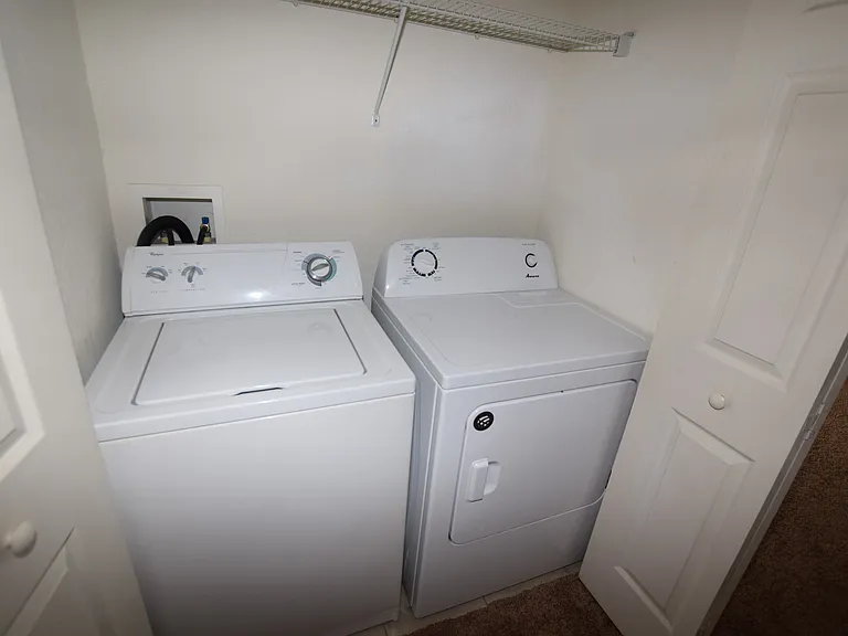2604 Grand Central Pkwy #2 — Photo 12