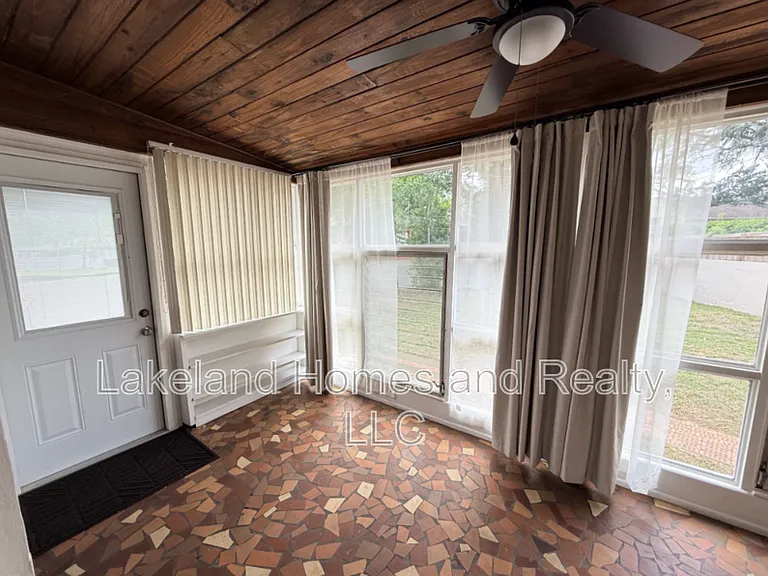 3115 Buckingham Ave — Photo 8