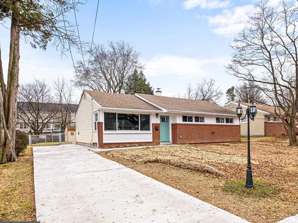 3646 Naamans Dr, Claymont, DE 19703