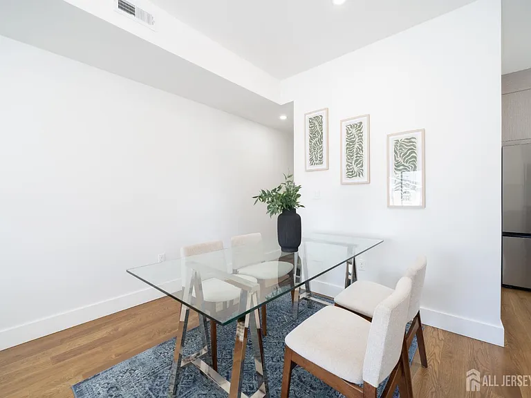 67 Virginia Ave #3 — Photo 4