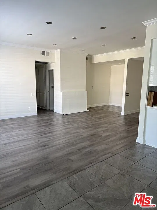 2 bed, 2.0 bath, 1394 sqft, $4,400 — Photo 2