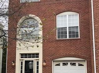 13100 Park Crescent Cir, Herndon, VA 20171