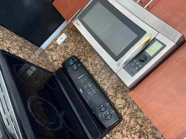 184 Eureka Dr, Miami, FL 33187