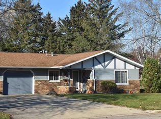 603 Meadow Trce, Deerfield, WI 53531