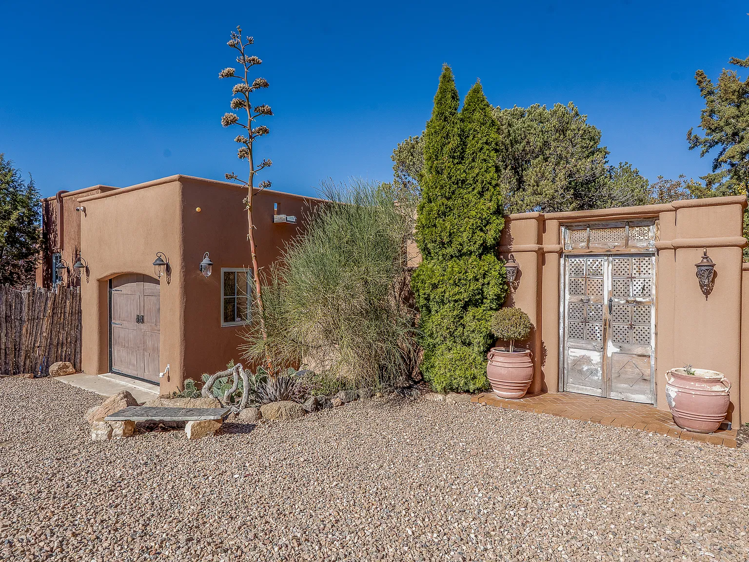 6 bed, 4550 sqft, $8,000 — Photo 2
