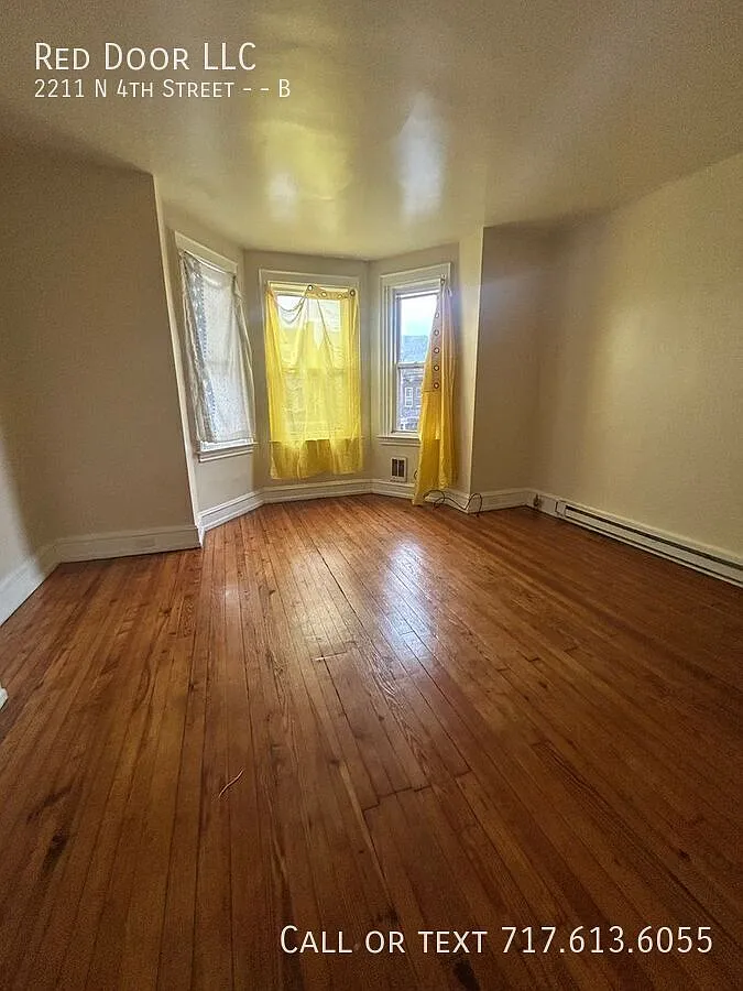 Section 8 - Roomy two bedroom Apartment in Uptown Harrisburg. — Photo 3