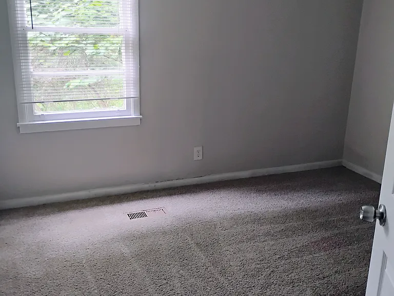 853 Haven St SE — Photo 9
