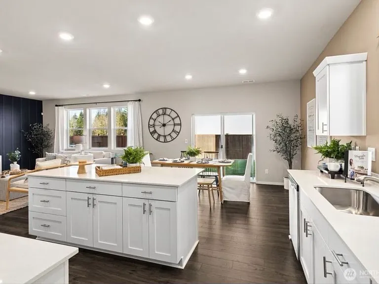2217 Trailside Dr NE — Photo 13