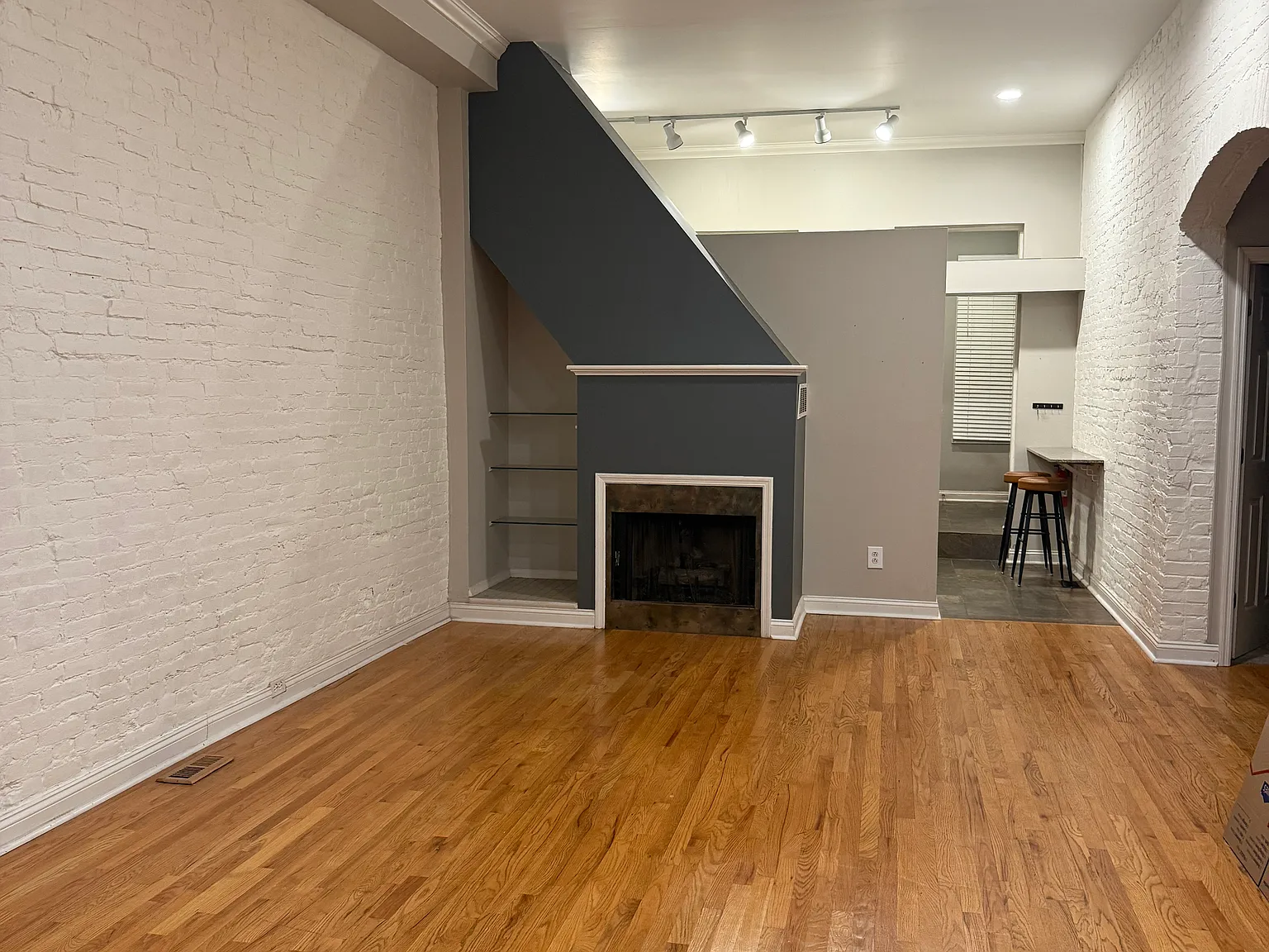 2 bed, 1250 sqft, $1,750 — Photo 4