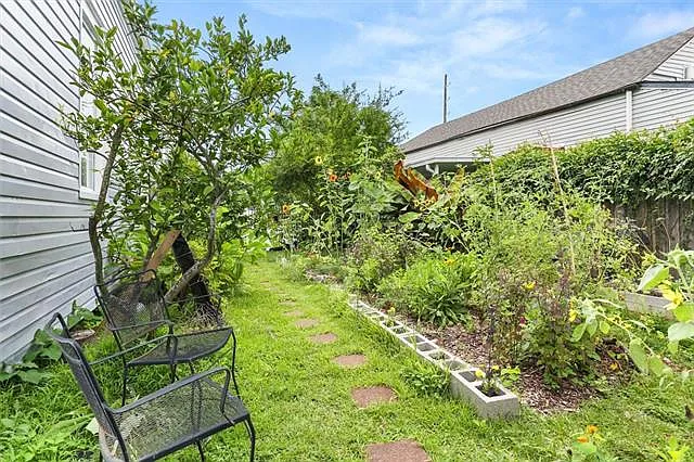 417 Dakin St — Photo 14