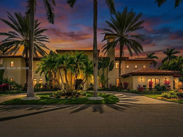 628 Coral Way — Photo 77