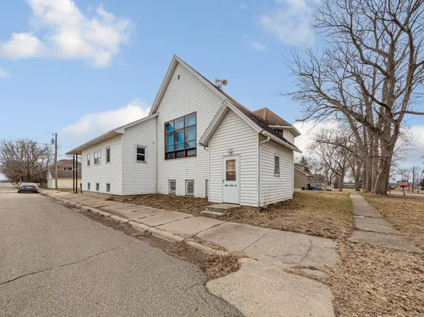 402 4th St N, Ellendale, MN 56026