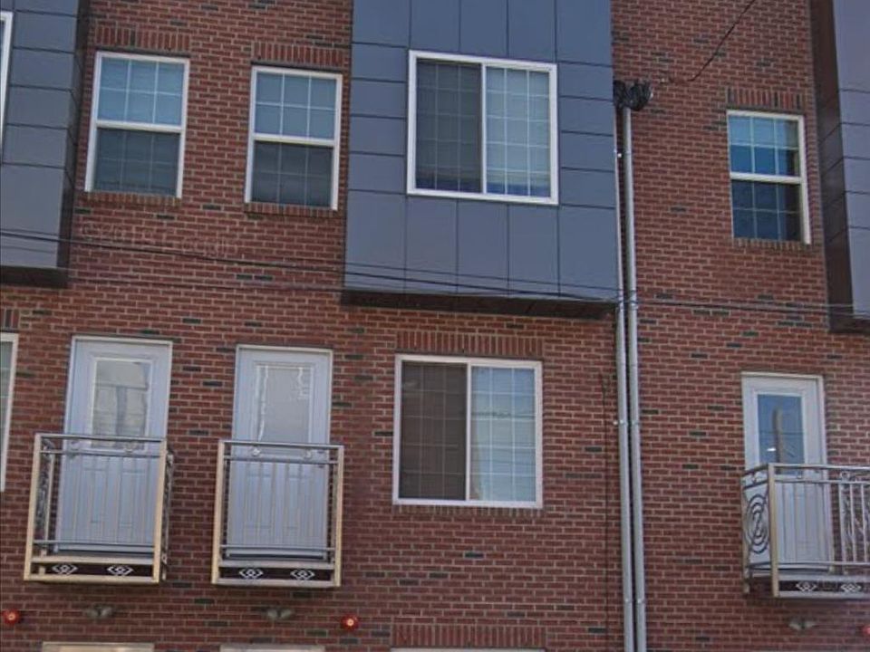 1st image of 615 N 11th St #3B