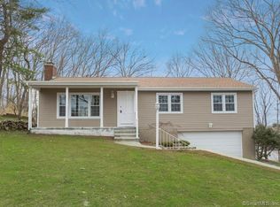 2 Vanderbilt Ave, Norwalk, CT 06854