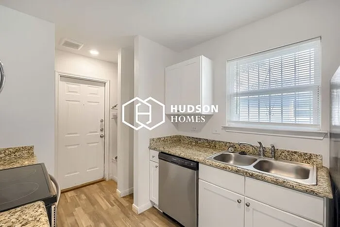 3318 Martin Luther King Dr — Photo 4