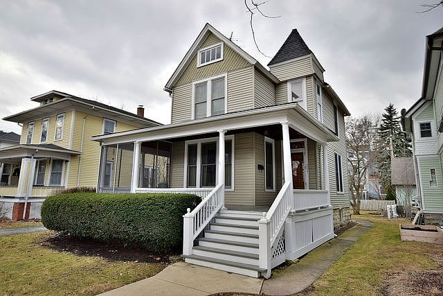 1st image of 204 S Ashland Ave