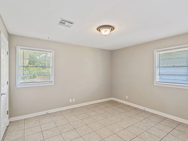 3450 Taylor St — Photo 3