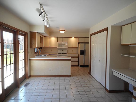 5th image of 5302 Fellows St