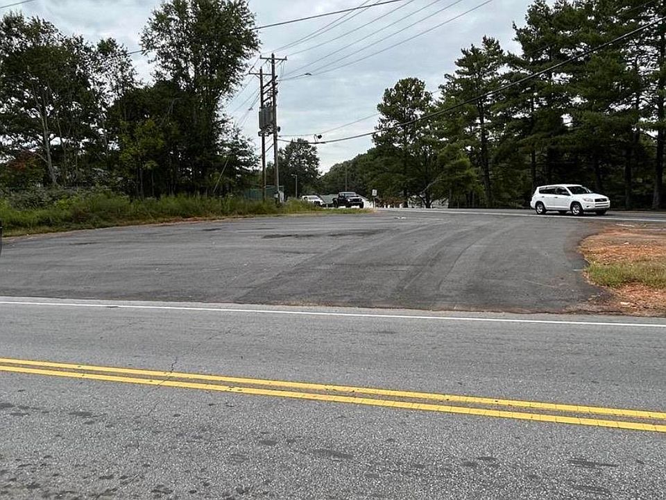 2nd image of 101 Gap Creek Rd