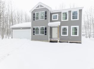 73 Royal Oak Dr, Gladstone, MI 49837